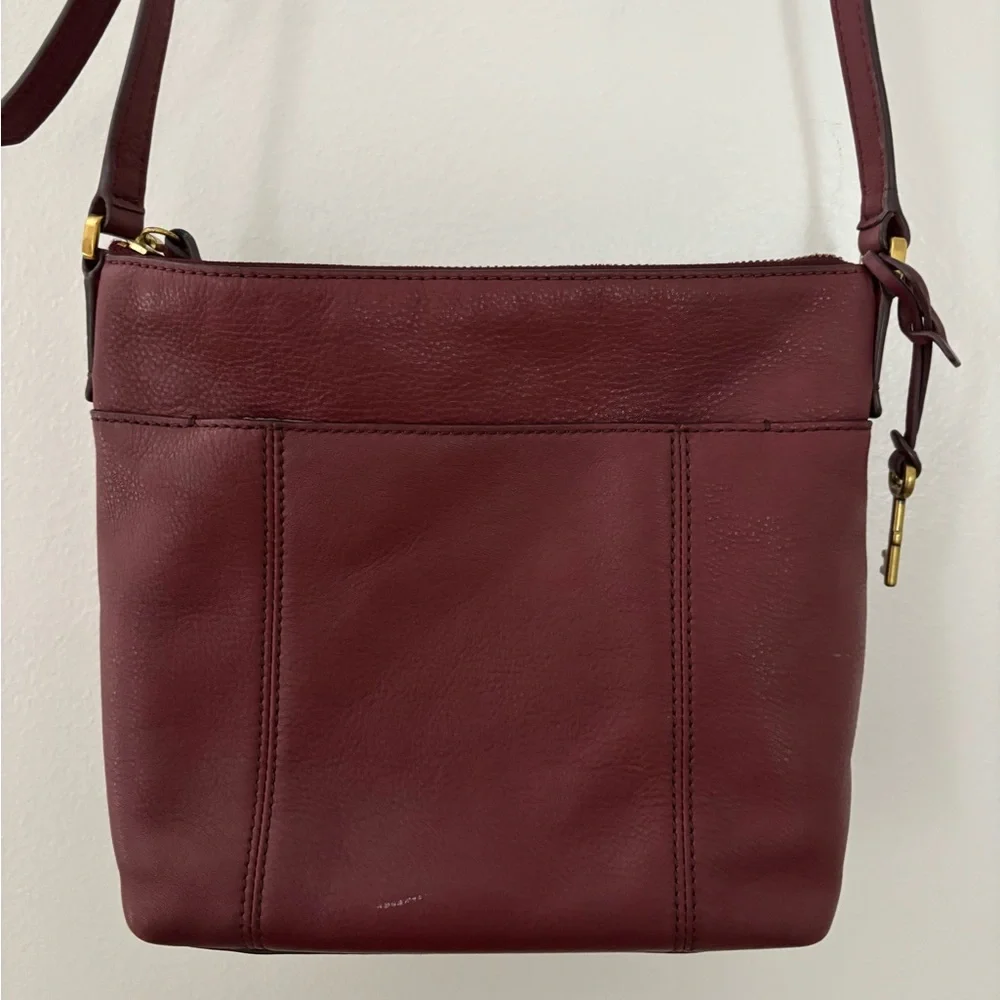 Fossil Burgundy Leather Crossbody Key Charm - Picture 12 of 13